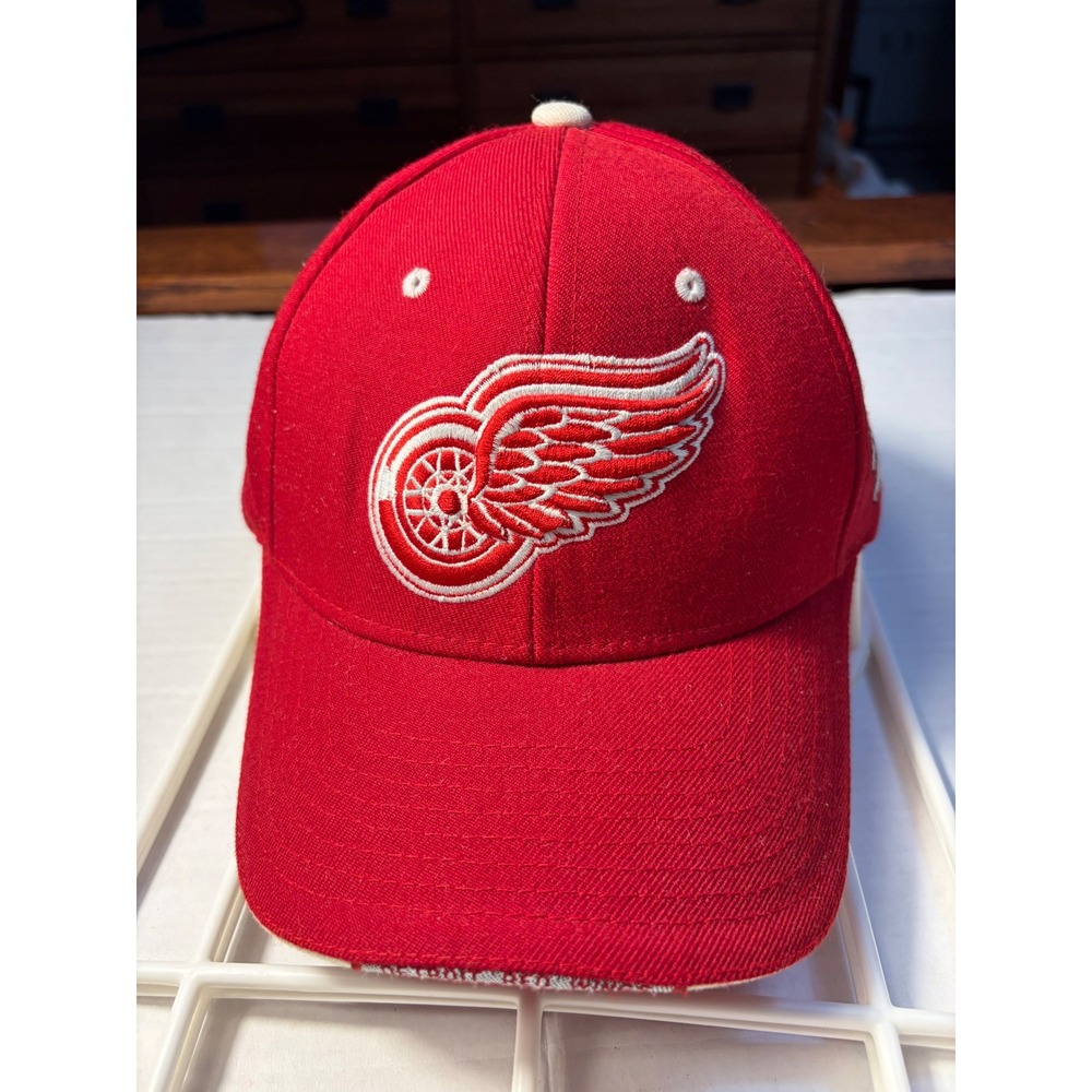 Zephyr Detroit Red Wings NHL Hat Red Wool Blend Adjustable Strapback Hockey Cap